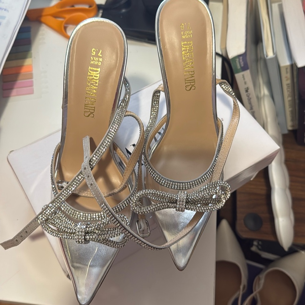 Dream Pairs heels
